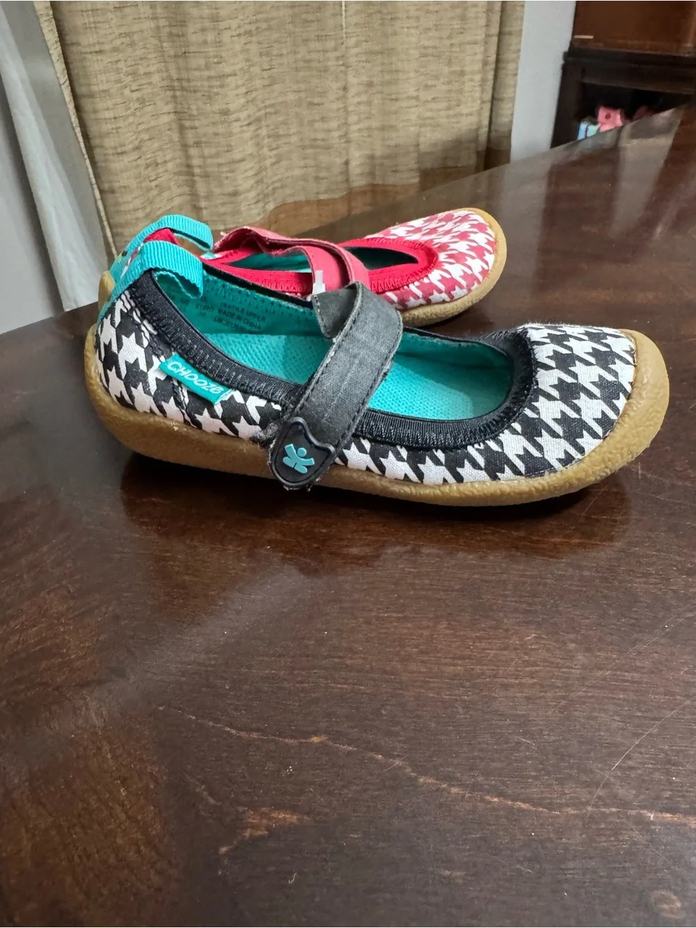Chooze Kids Houndstooth Mary Janes in Red & Black with Teal Lining
